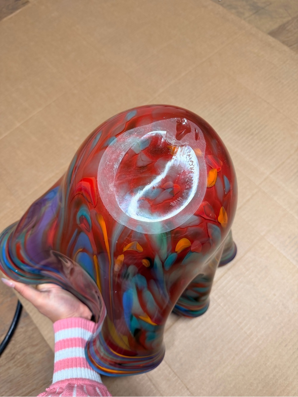 Huge 15” signed The Glass Hive Oregon Hand Blown Ruffled Ribbon Art Glass Bowl - Picture 7 of 16